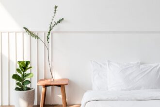 Minimalismo en el dormitorio: dormir con menos cosas para dormir mejor 6 dormitorio minimalista